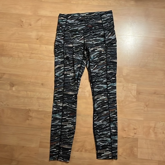 Lululemon Fast and Free 7/8 Tights Nulux in Mini Sweatr Black Multi, size 6 - Picture 4 of 7